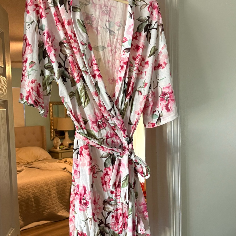 Show Me Your MuMu Pink and White Floral Robe